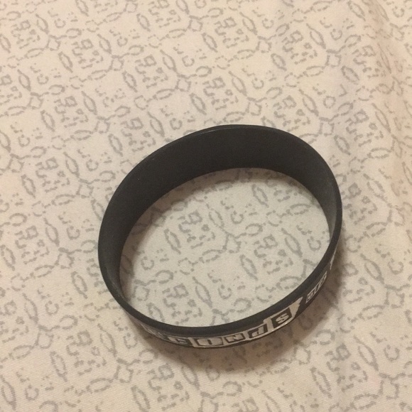 5SOS Band Rubber Bracelet Purple Black White - Picture 5 of 5